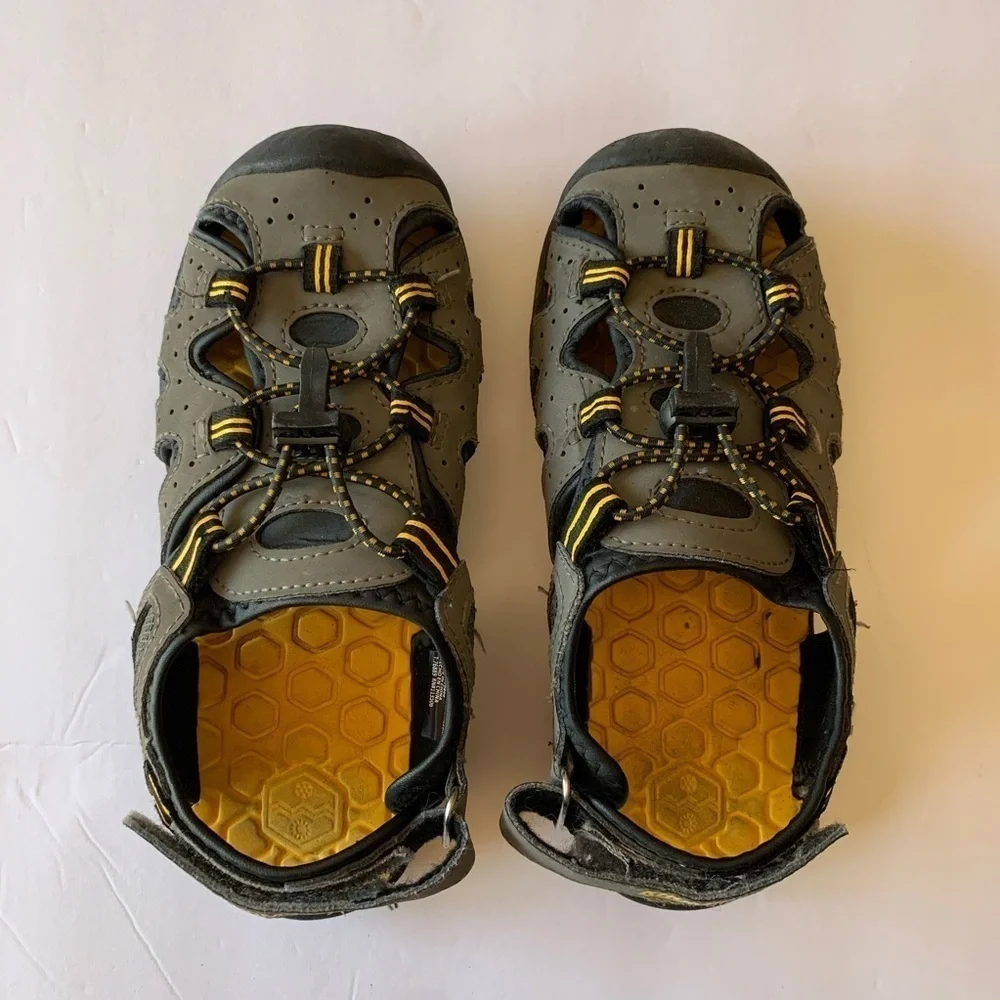 Khombu Boys Kyle Water Sandals Size 3